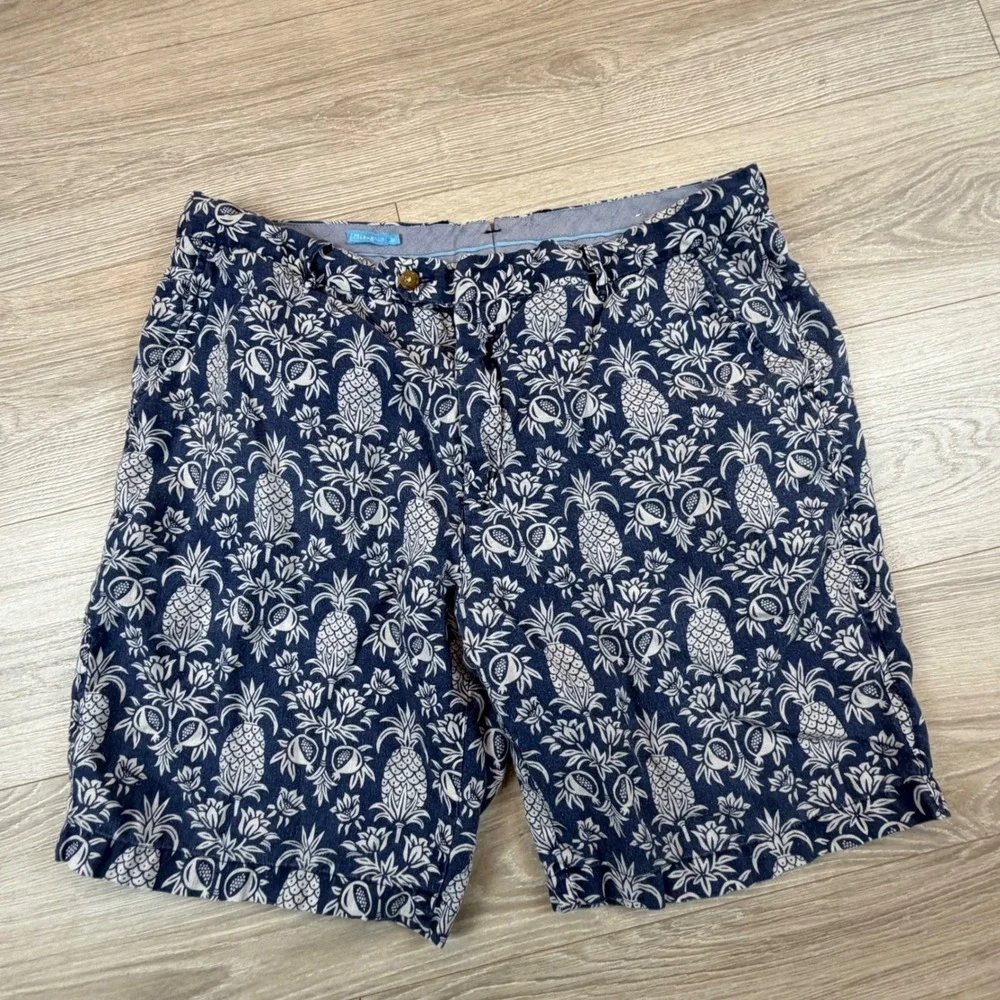 J‎ McLaughlin Men's Linen Shorts Size 38 Navy White Pineapple Print Casual